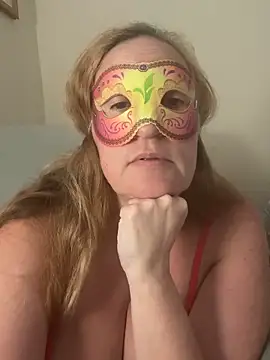 largeboobies30's cam snapshot