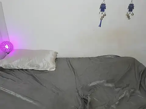 Aliyah_Bucks live sex cam