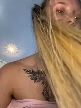 ElyseeXXX's cam snapshot