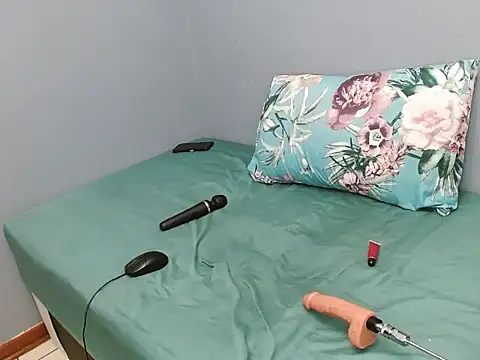 ChocoSlenderXXX's cam snapshot