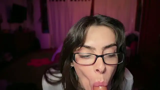 GennaJames live sex cam