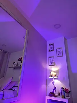 LauraRaider live sex cam