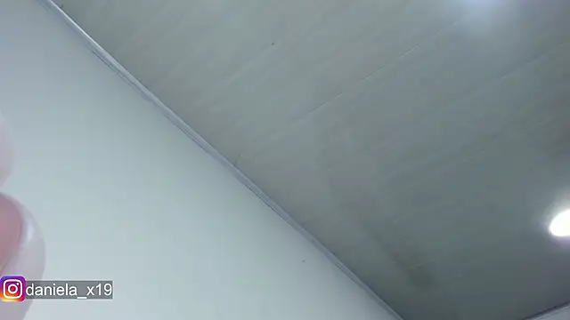 Daniela_x19 live sex cam