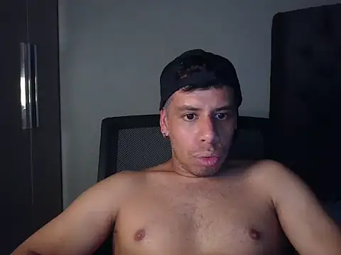 WILD_BIGCOCK35 live sex cam