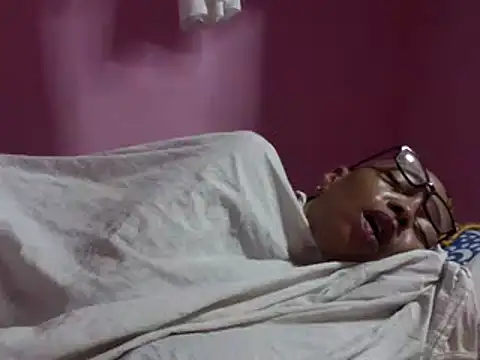 Ladyzee25 live sex cam