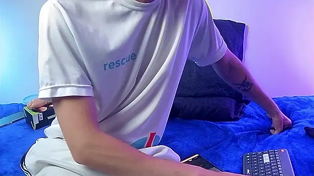 nicolatinboy's cam snapshot