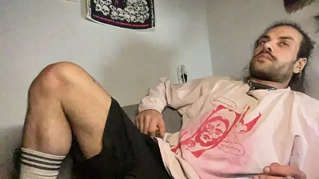 P4RtYBOII92 live sex cam