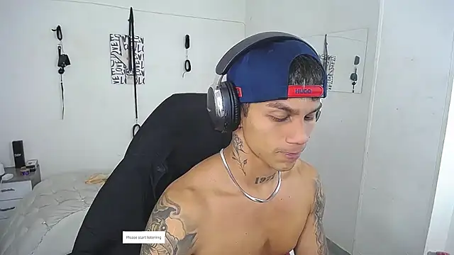 Leonard_Price live sex cam