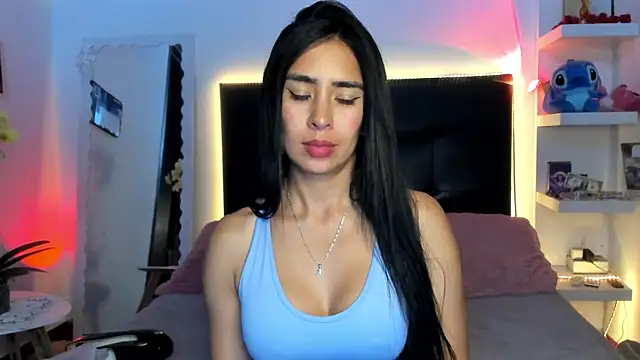 angela_black_hair's cam snapshot