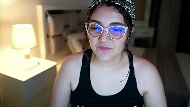 Camilaa_bueno's cam snapshot