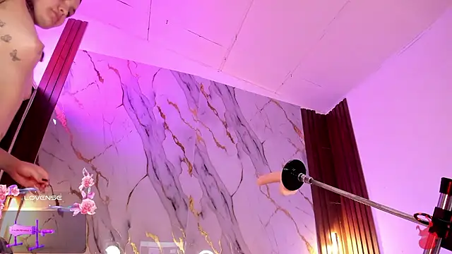 Mm0llylewis18's cam snapshot