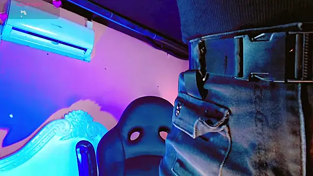 AnnaRouseQueen live sex cam