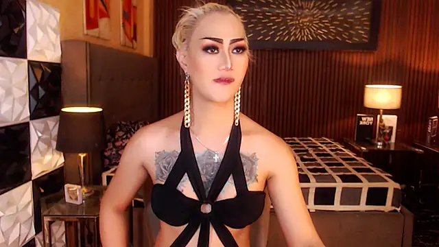 HorseCockDivine live sex cam