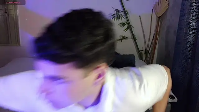 eithan_jonnes live sex cam