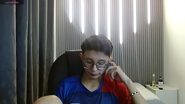 SantiagoRusso18 live sex cam