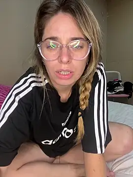 soyanahii live sex cam