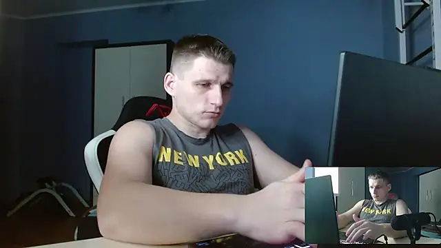 Poliglotjoe1 live sex cam