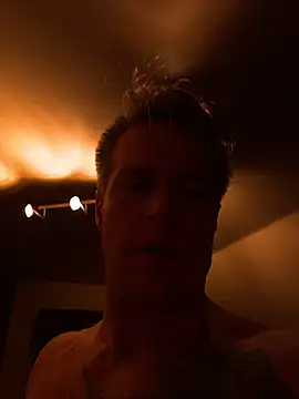 DILFiGuess1 live sex cam