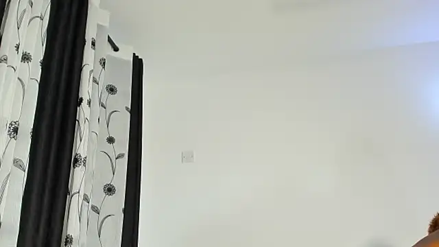 CREAMY_BUBBLEGUM live sex cam