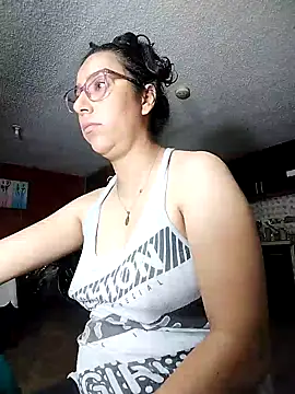 Im_Alma_'s cam snapshot