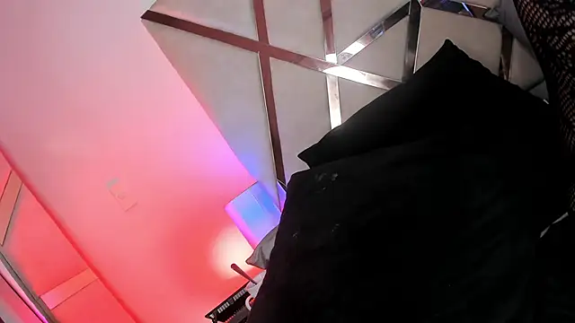 Lucia_velez's cam snapshot