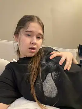 HornyGirlH live sex cam