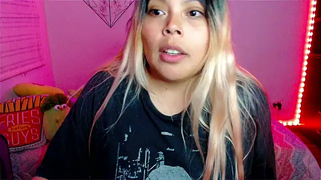 EllieMoonX's cam snapshot