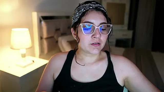 Camilaa_bueno's cam snapshot