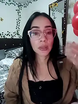 YaraDuartee's cam snapshot