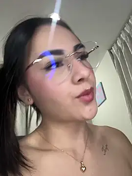 IslaCole's cam snapshot