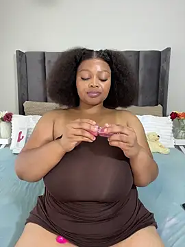 YummyEbonyTits's cam snapshot