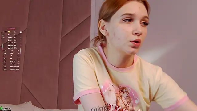 SaraHearts live sex cam