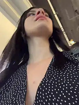 MiraReach live sex cam