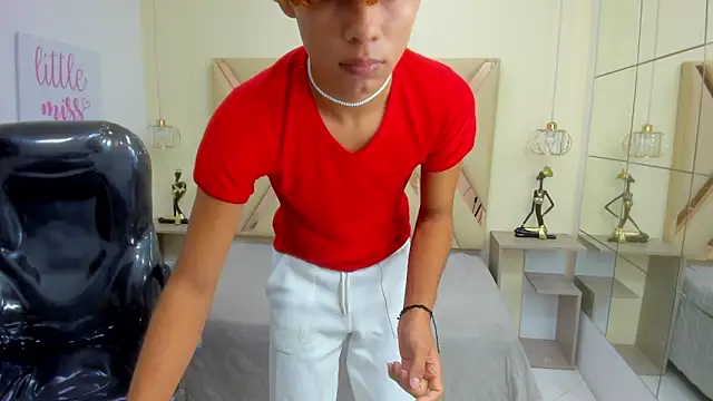 Anyelo_Twink live sex cam