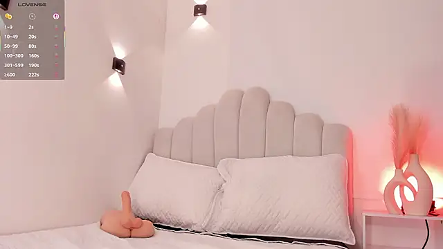 AmberLewis_'s cam snapshot