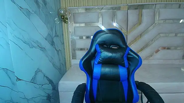 Elizabeth__r's cam snapshot