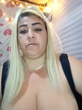 BonniAdams live sex cam