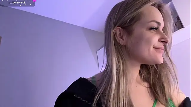 SashaRock's cam snapshot