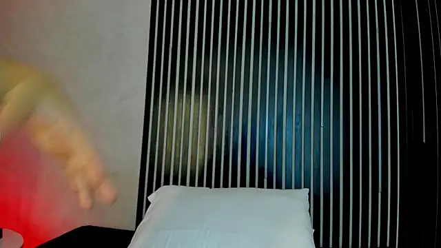 melodyphillips_2_'s cam snapshot