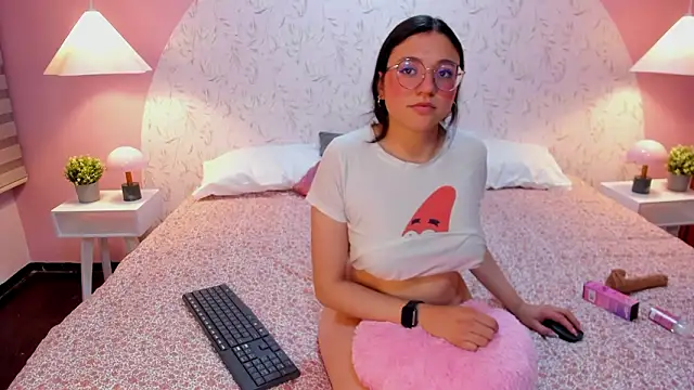 Angelie_Rosebrm's cam snapshot