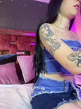 Veronicaa_lodge1's cam snapshot