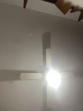 baddieasiantv's cam snapshot