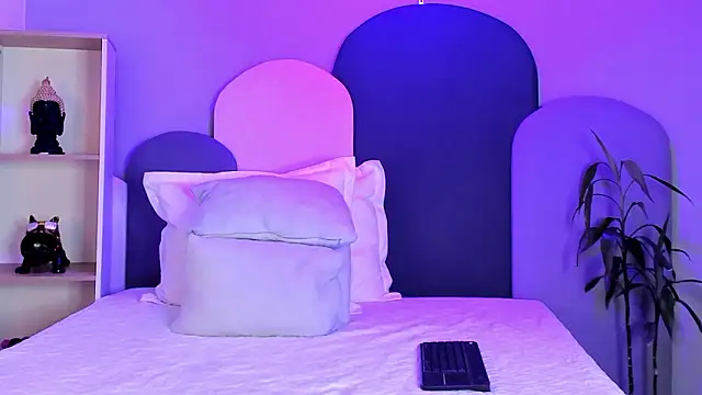 Piinksoul149's cam snapshot