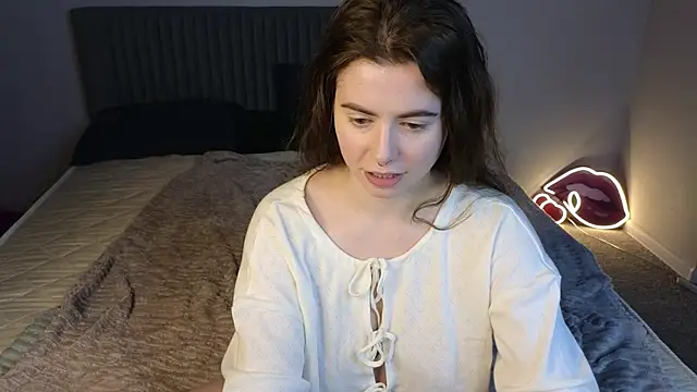 LovingWhisperr's cam snapshot