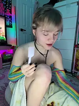 Cutiepiespanks's cam snapshot