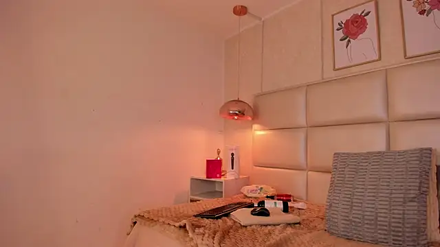 Aily_Yozuko's cam snapshot