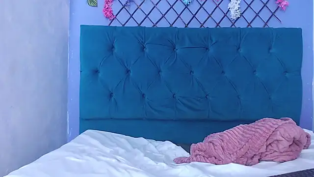 abril_castanocm's cam snapshot