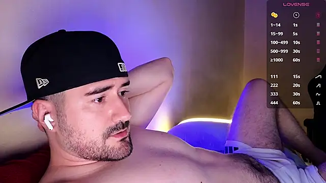 DominantTheo live sex cam