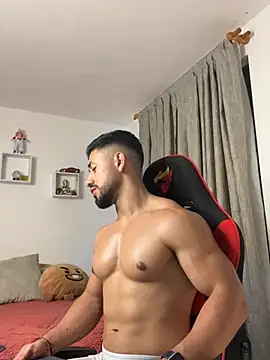 Ezzio_Scolaro live sex cam