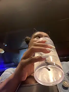 TilaTotti live sex cam